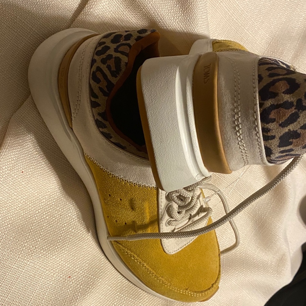 TOMS Women's Yellow and White Sneakers with Leopard Print